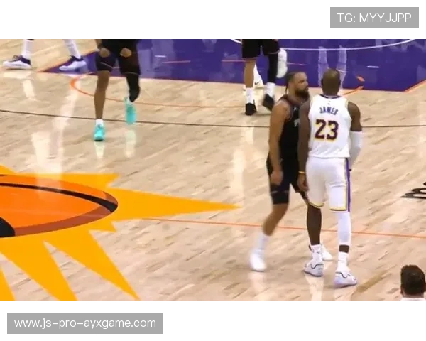 球员道德争议：比赛边缘动作引发裁判风暴！