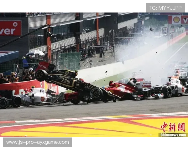 F1冠军赛上赛车发生连环撞车，赛道封闭，f1赛场事故